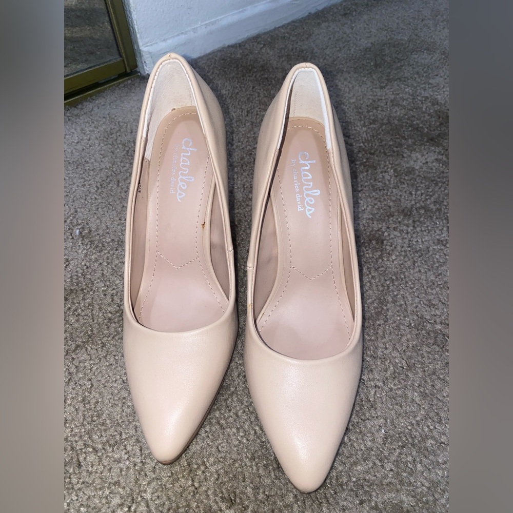 Charles by Charles David nude pumps size 5 1/2